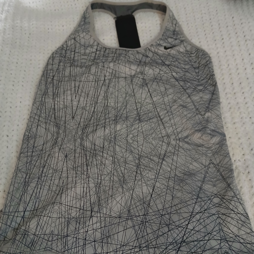 Nike Women's Gray Patterned Tank Top